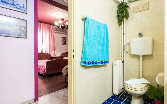 6 persons seaview Athens Riviera