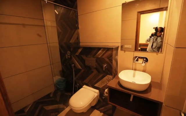 Hardik Palace By F9 Hotels