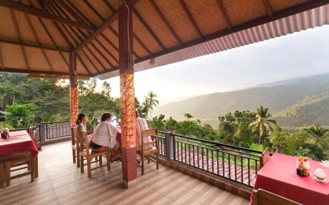 Aris Homestay and Warung Made