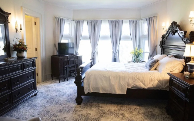 Hazeltine Boutique Hotel BnB