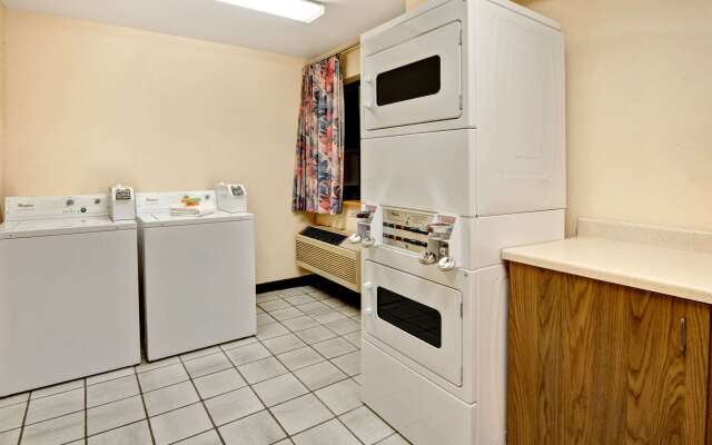 Super 8 by Wyndham Albuquerque West/Coors Blvd