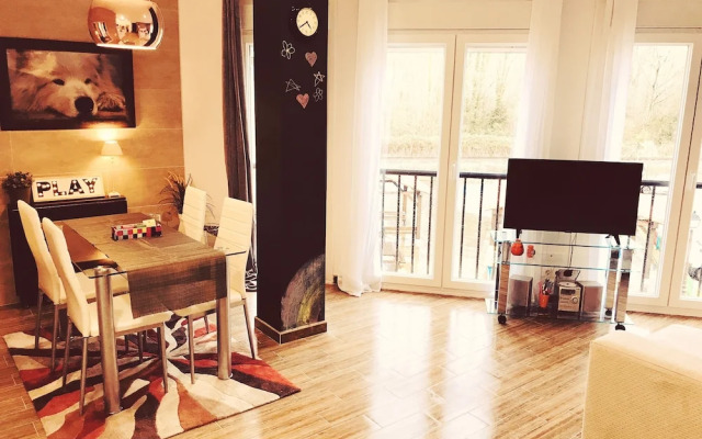 Cozy Apartment - Near Colina