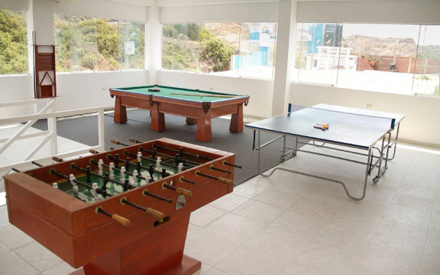 Nauti-K Beach Hotel