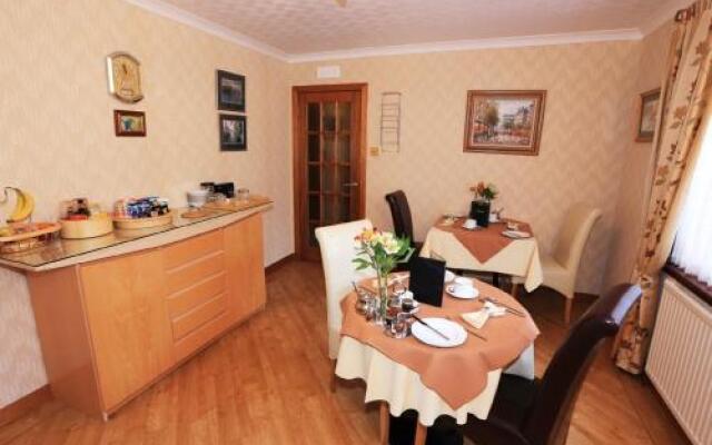 Lynver Guest House