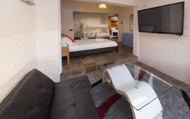 Manly Waves Hotel