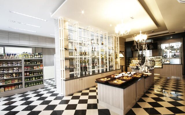 Kameo Grand Rayong Hotel & Serviced Apartments