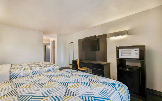 Motel 6 Mesquite, TX - Balch Springs