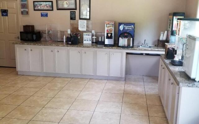 Scottish Inn & Suites