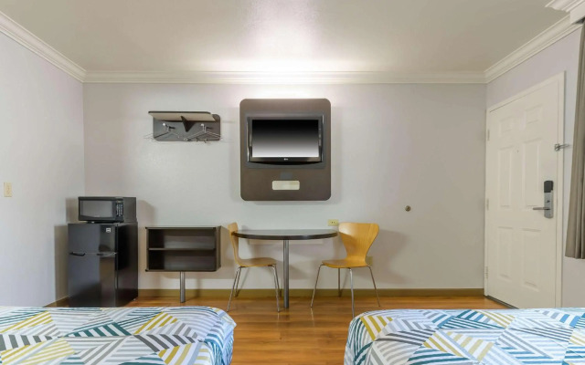 Motel 6 San Jose, CA - Convention Center