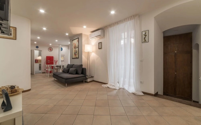 Montecitorio Lovely Apartment