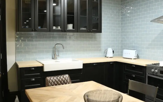 Hollidge House Apartments