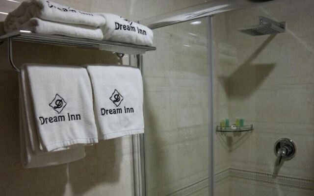 Dream Inn Hotel and Suites