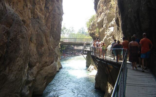 Jakuzili Mustakil Havuzlu Bati Villasi