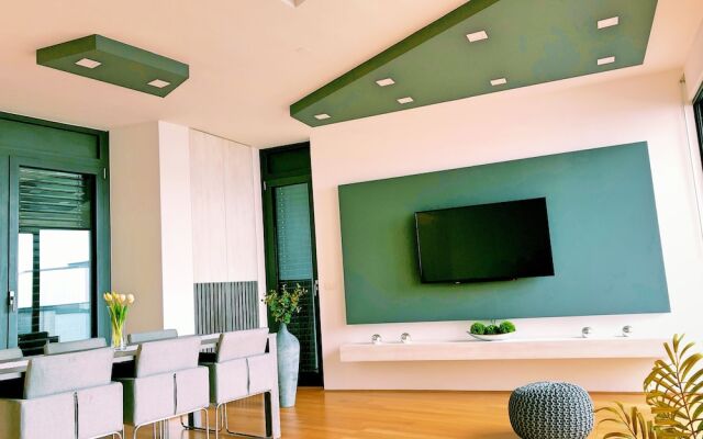 Luxury Sea View Apartment