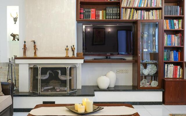 Yellow Sun Marine Apt