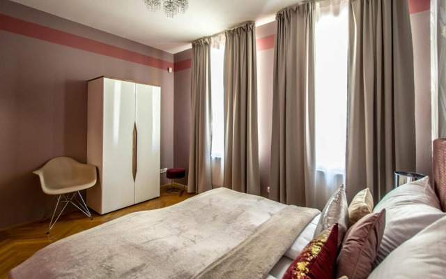 National Museum 3BDR Golden Stork Spot