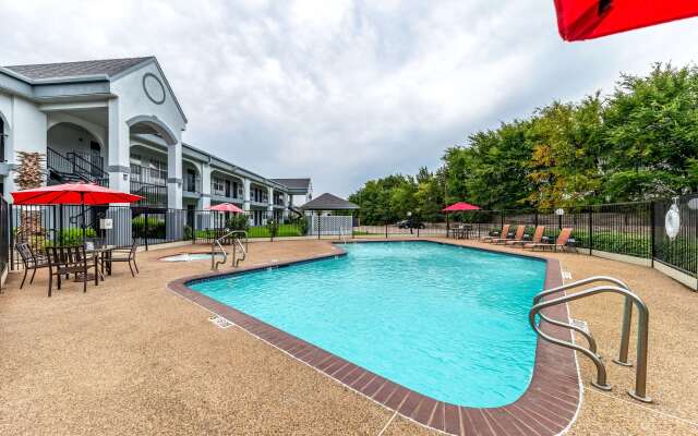 Quality Inn & Suites Canton