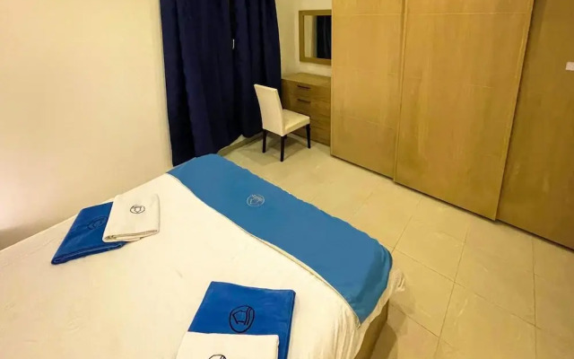 Peaceful Home With hot tub and 2 Communal Pools