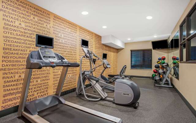 La Quinta Inn & Suites by Wyndham Norwich-Plainfield-Casino