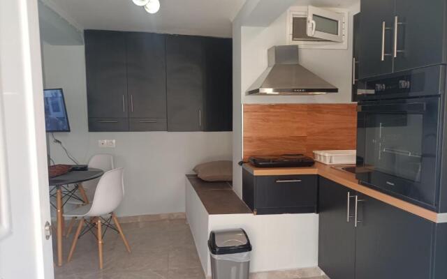 Cozy Studio Apartment near Panathenaic Stadium