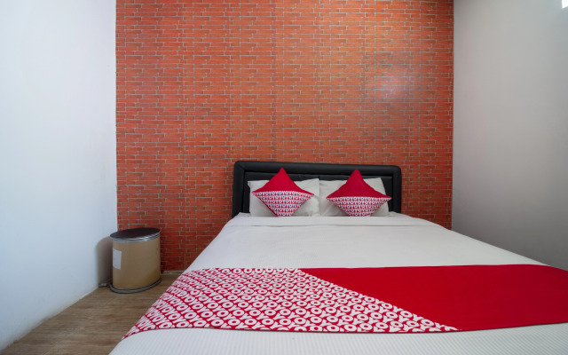OYO 3283 Bwalk Hotel