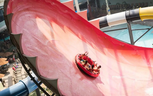 Camelback Lodge & Aquatopia Indoor Waterpark