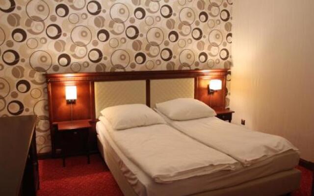 Hotel Zajazd Polonez