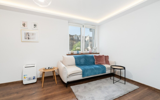 Kosinskiego With Parking by Renters