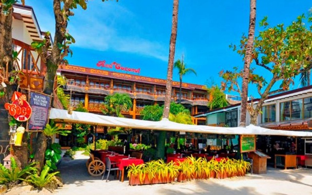 Red Coconut Beach Hotel