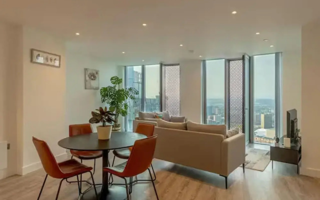 2br-sleeps4-parking-central-cityview