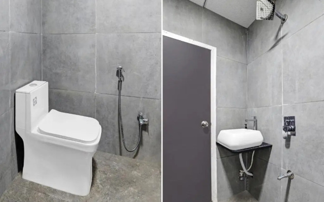 OYO Flagship 70202 Hotel Max