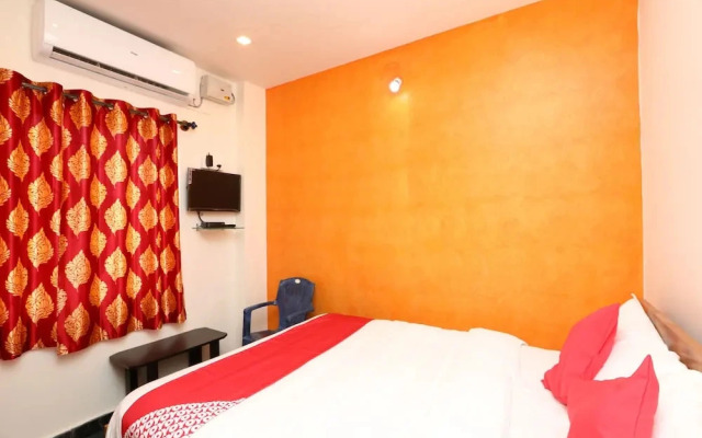 V Wella Comforts By OYO Rooms