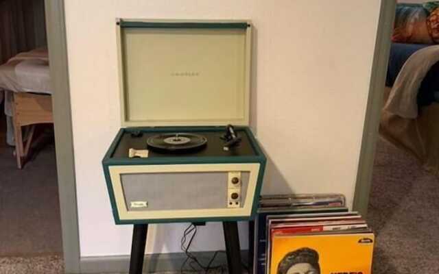 Retro-inspired Downtown Loveland Apartment