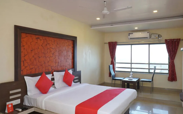 OYO 19792 Shivneri Motels