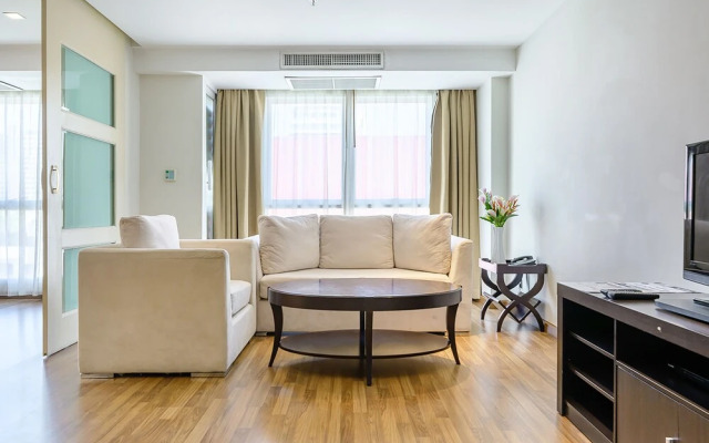 Clover Haus Sukhumvit 33 By Favstay