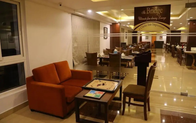 Triguna Clarks Inn