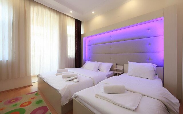 Taksim Suite II