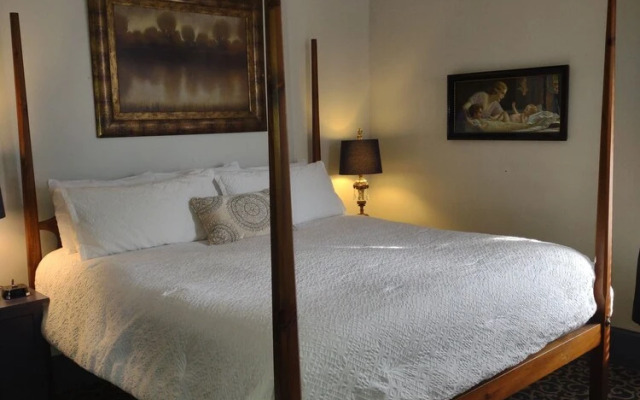 The Lafayette Inn