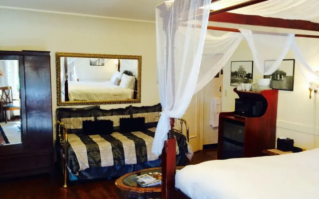 Old Yacht Club Inn Vacation Rentals