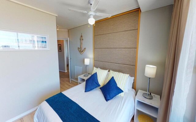 Luxury on the Beach, Lagoon Beach