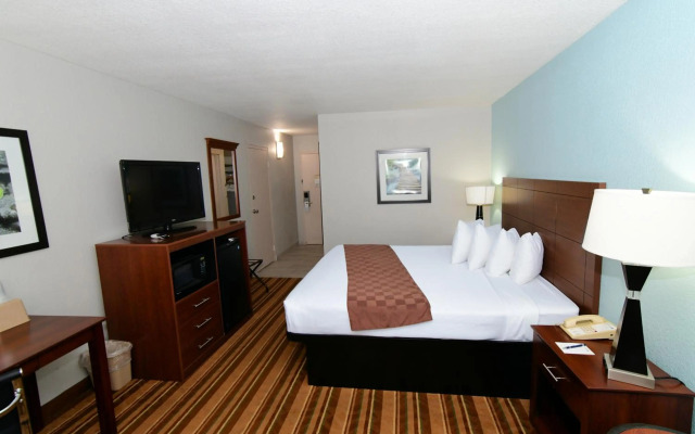 Rock Island Inn & Suites Marshalltown