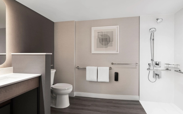 Courtyard by Marriott Montreal Airport