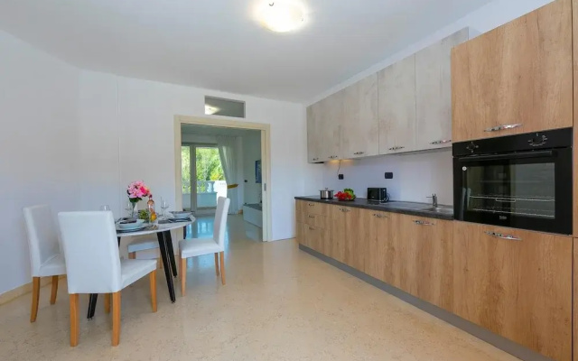 Rivoltella Apt With Pool 600m From Lake