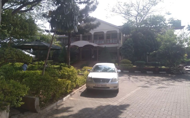 Le Savanna Country Lodge And Hotel