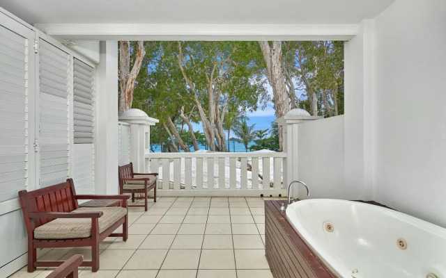 Beach Club Oceanview Apartment 1221-2 Palm Cove