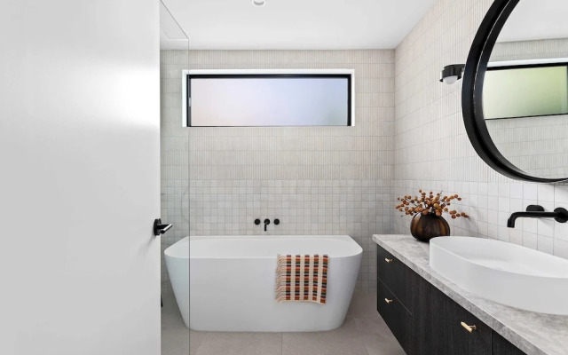 Midnight Sands Luxe Beachside Designer With Pool