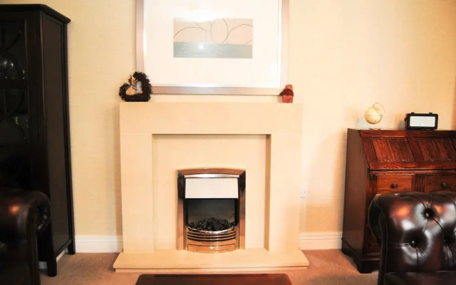 Pear Nook Treet - Exquisite Family Home