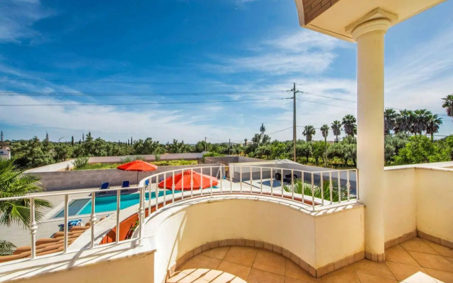 Villa Dourado
