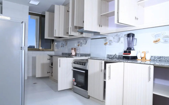 PrimeNest - 3 bedroom Apartment