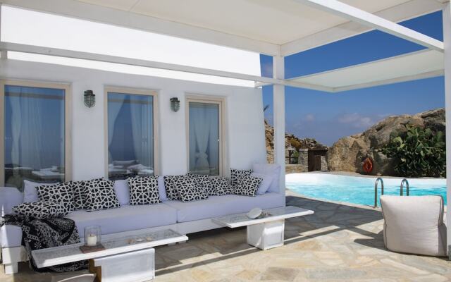Mykonos Teatro Suites and Villa